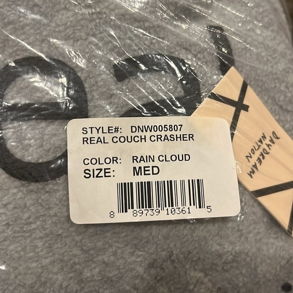 NWT REVOLVE Daydream Nation Real Couch Crasher Fleece Black/Gray Size Medium - Picture 7 of 7